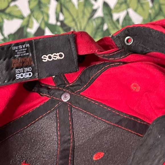 ASOS Red Hat - Picture 3 of 4